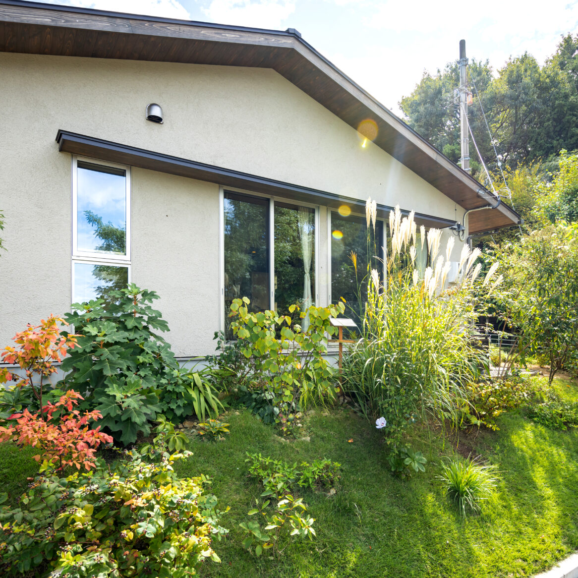 インナーバルコニーは視線を遮りながらくつろげる空間