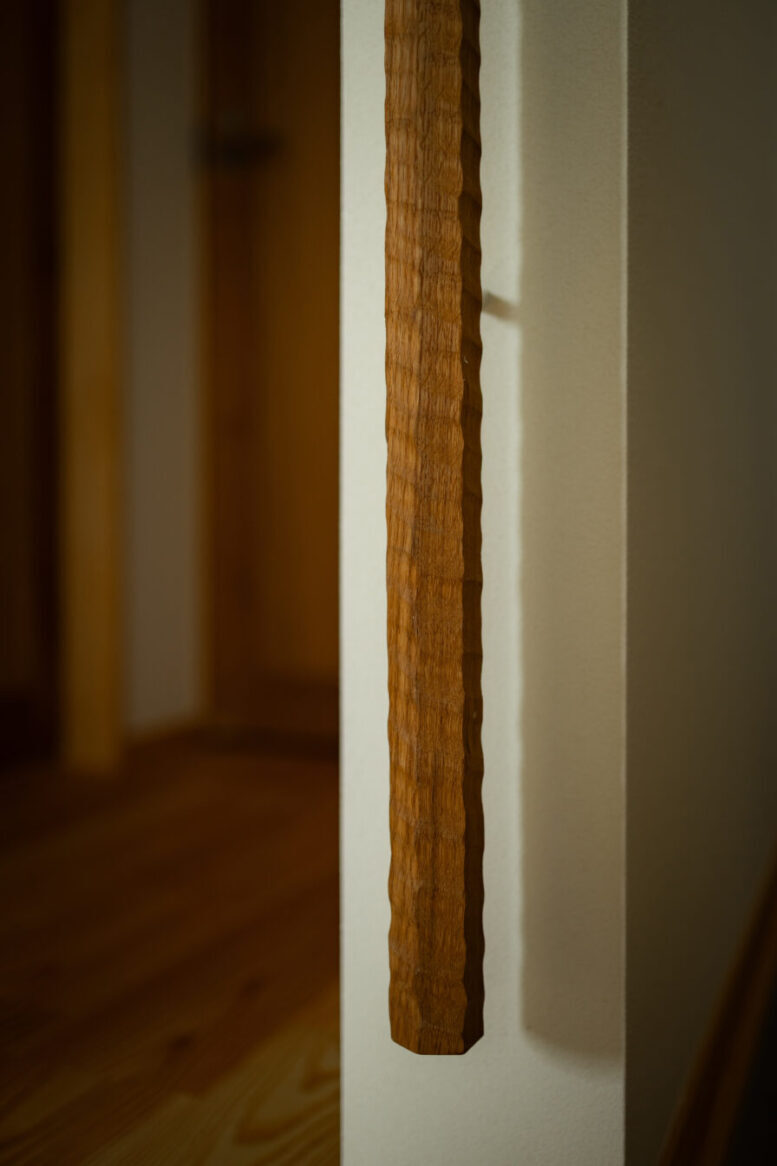 造作の靴箱と建具