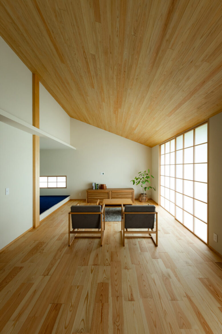 やさしい光が差し込むリビングダイニング